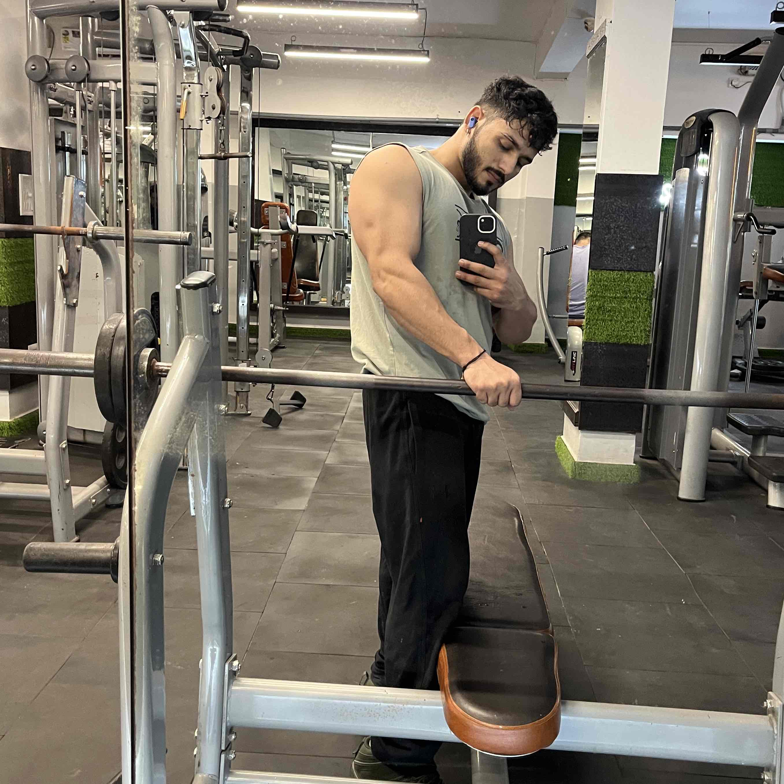 Expertise in Body-Weight Conditioning, Functional / HIIT Training, Kickboxing / Martial Arts, Gut-Health Dietitian