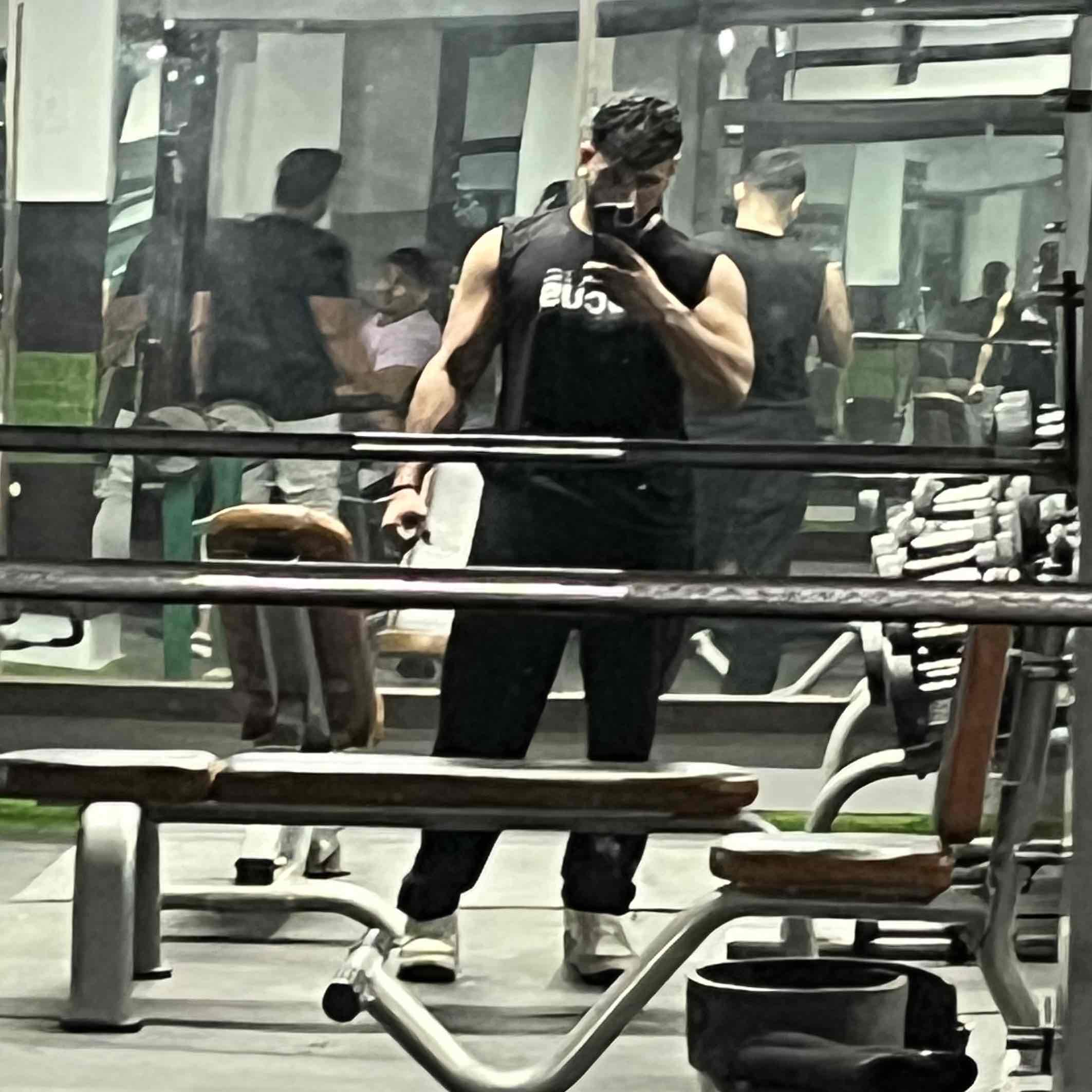 Expertise in Body-Weight Conditioning, Functional / HIIT Training, Kickboxing / Martial Arts, Gut-Health Dietitian