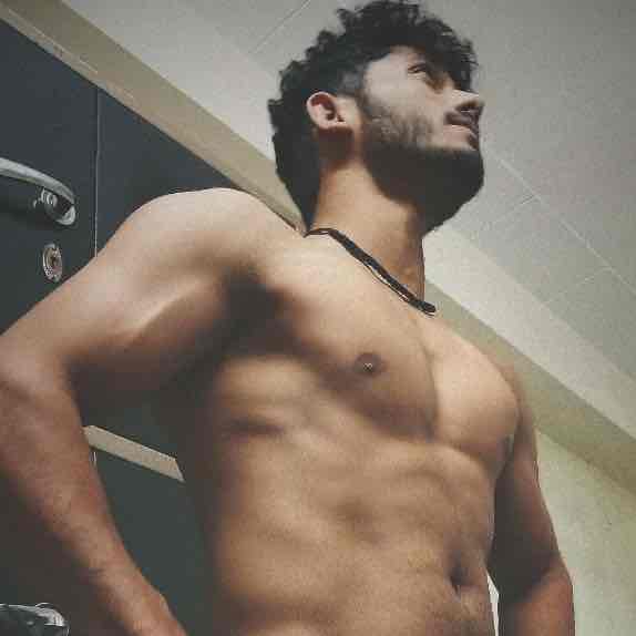 Expertise in Body-Weight Conditioning, Functional / HIIT Training, Kickboxing / Martial Arts, Gut-Health Dietitian