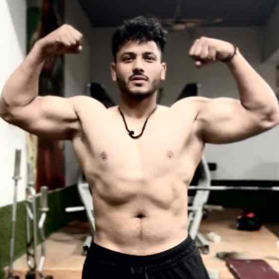 Expertise in Body-Weight Conditioning, Functional / HIIT Training, Kickboxing / Martial Arts, Gut-Health Dietitian