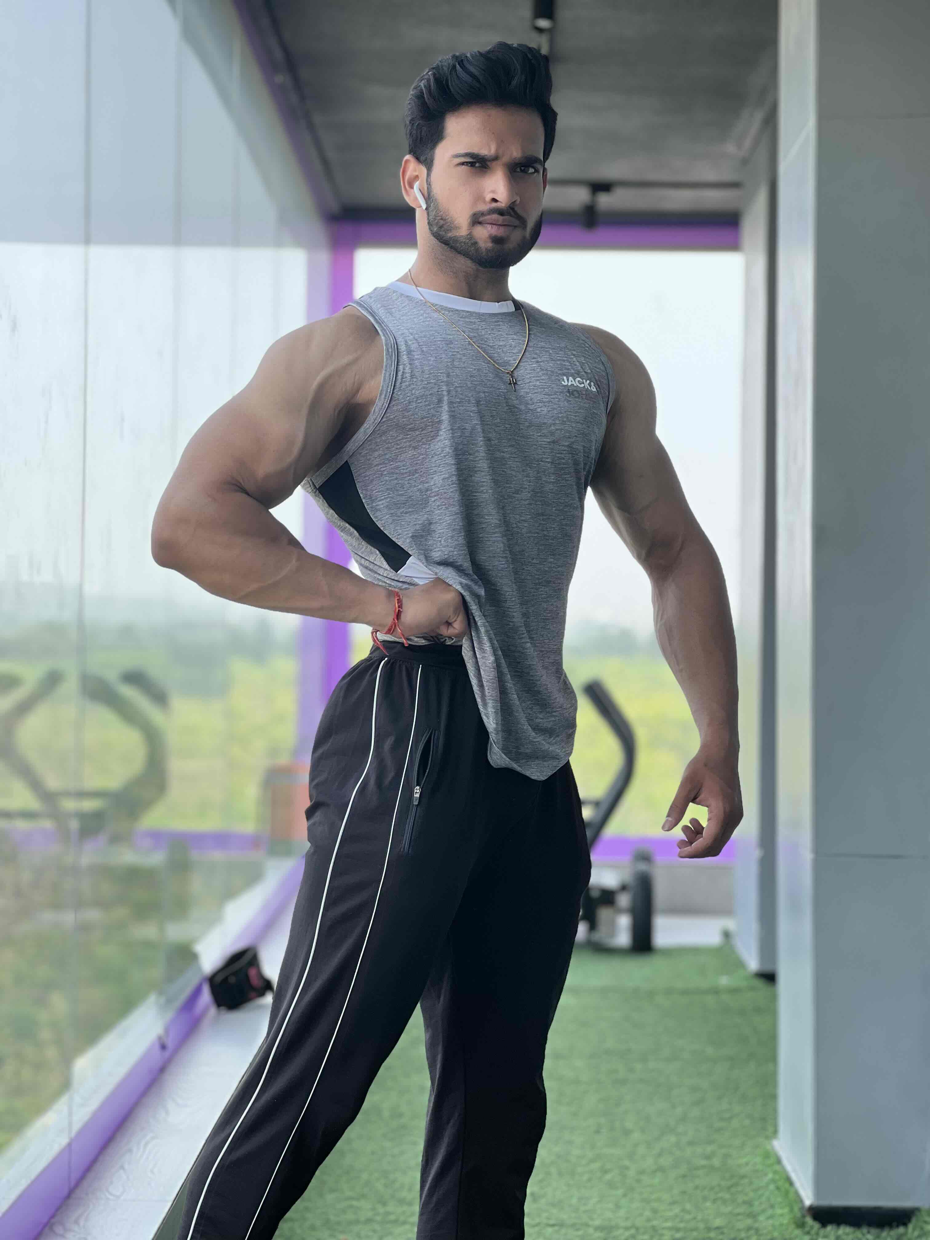 Expertise in Body-Weight Conditioning, Circuit / Boot-Camp, Functional / HIIT Training, Gut-Health Dietitian, Plant-Based Nutrition, Registered Dietitian, Sports & Fitness Nutrition, Weight-Loss Coach