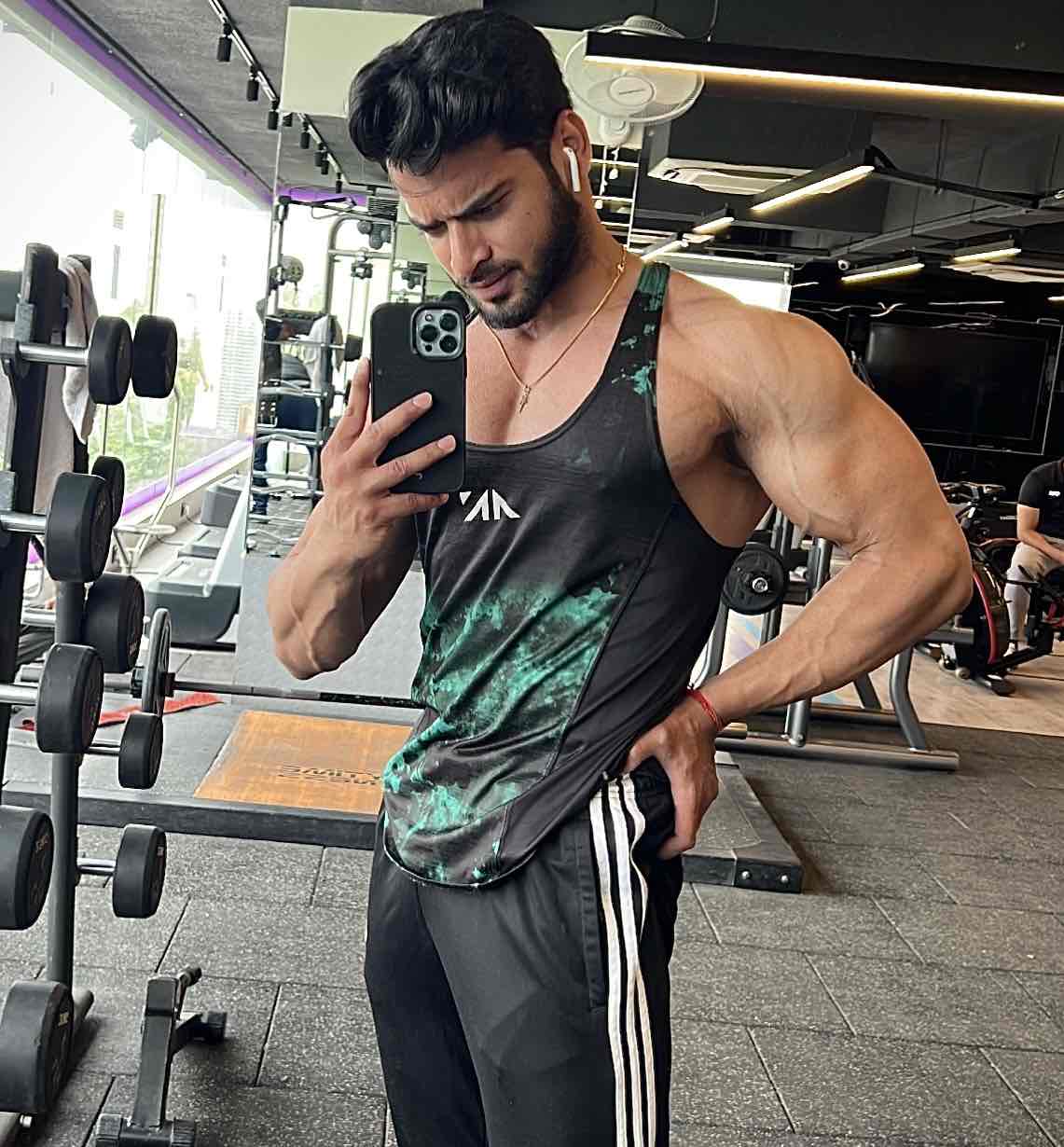 Expertise in Body-Weight Conditioning, Circuit / Boot-Camp, Functional / HIIT Training, Gut-Health Dietitian, Plant-Based Nutrition, Registered Dietitian, Sports & Fitness Nutrition, Weight-Loss Coach