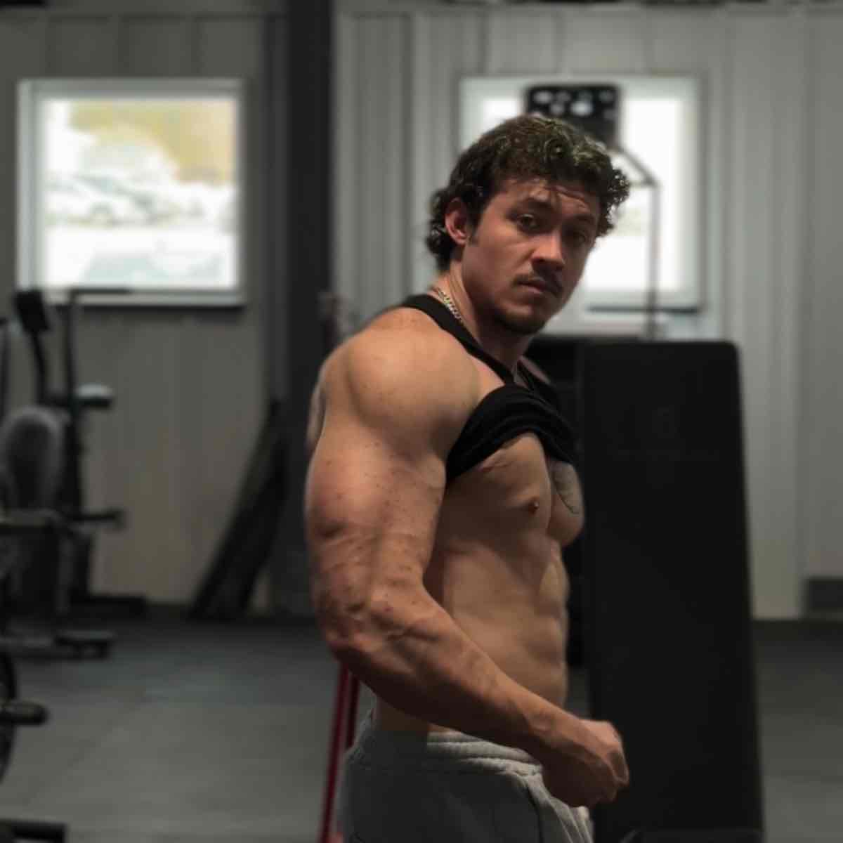 Expertise in Body-Weight Conditioning,Functional / HIIT Training,Sports & Fitness Nutrition,Weight-Loss Coach,Corrective Exercise,Injury Rehab & Mobility,Endurance Coach,Sports Performance Coaching,Strength & Conditioning