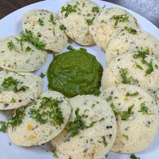 Moong dal Idli With Coriander Chutney
