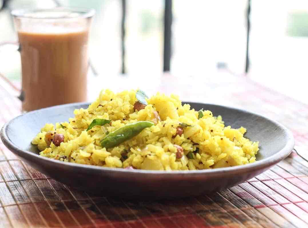 Delicious Aloo Poha Recipe (Batata Poha)