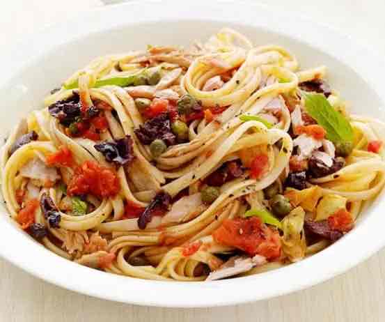 Linguine with Tuna Puttanesca