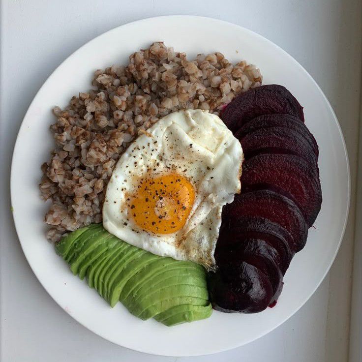Poached egg and beetroot