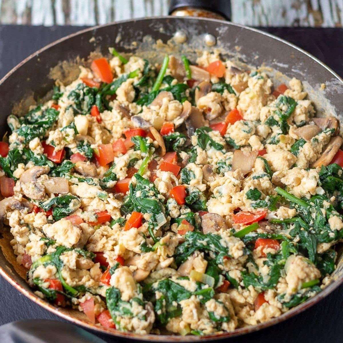 Scrambled egg whites with veg