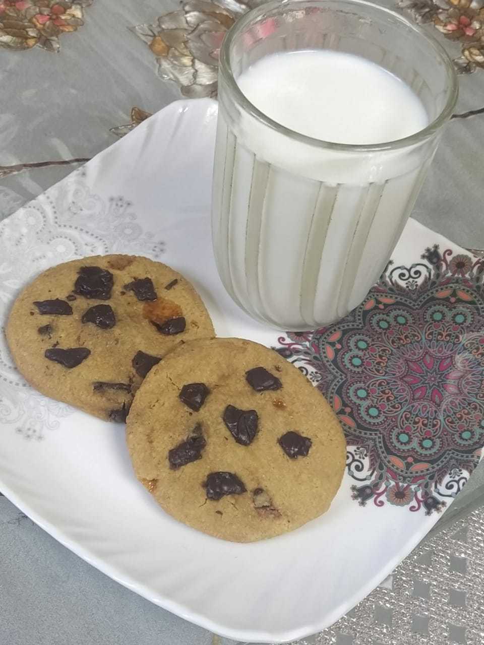 Homemade Oatmeal and dark chocolate cookies - 2 cookies